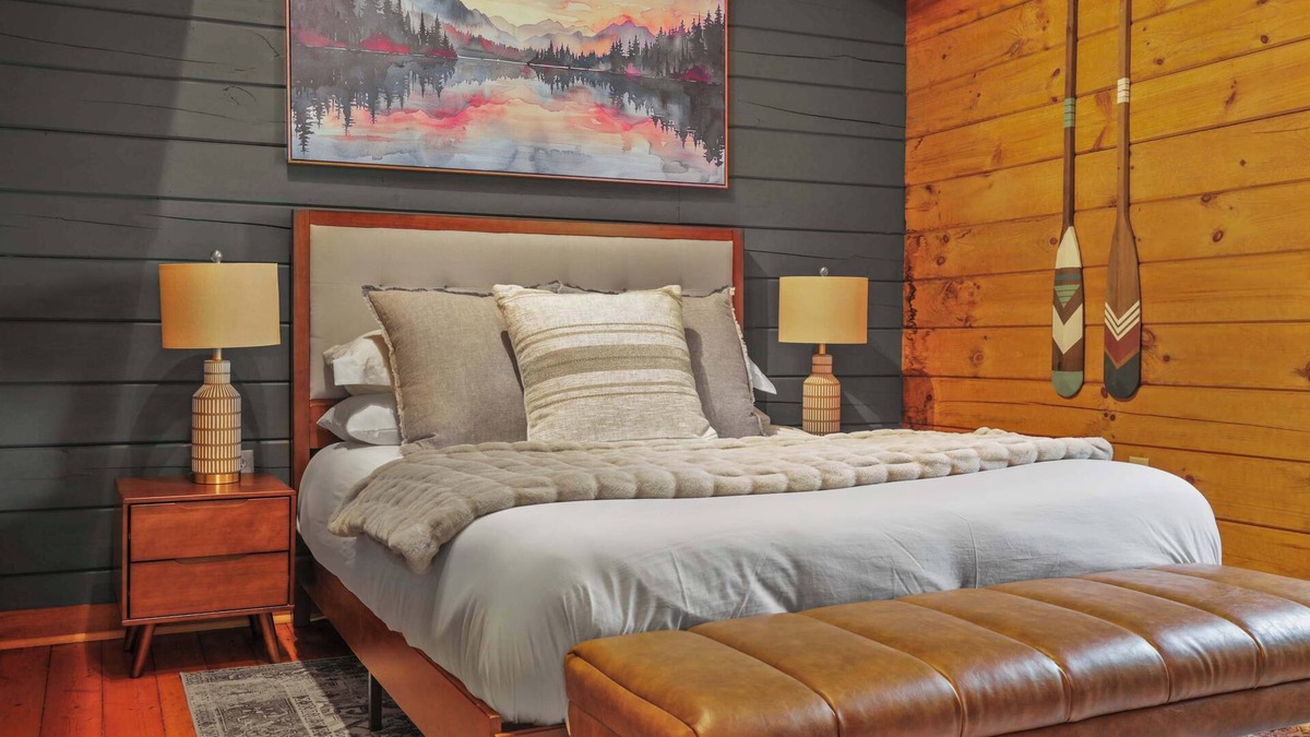 De Soto Cabin | Waterfront Cabin - Sauna - Fire Pit - Bluff Views