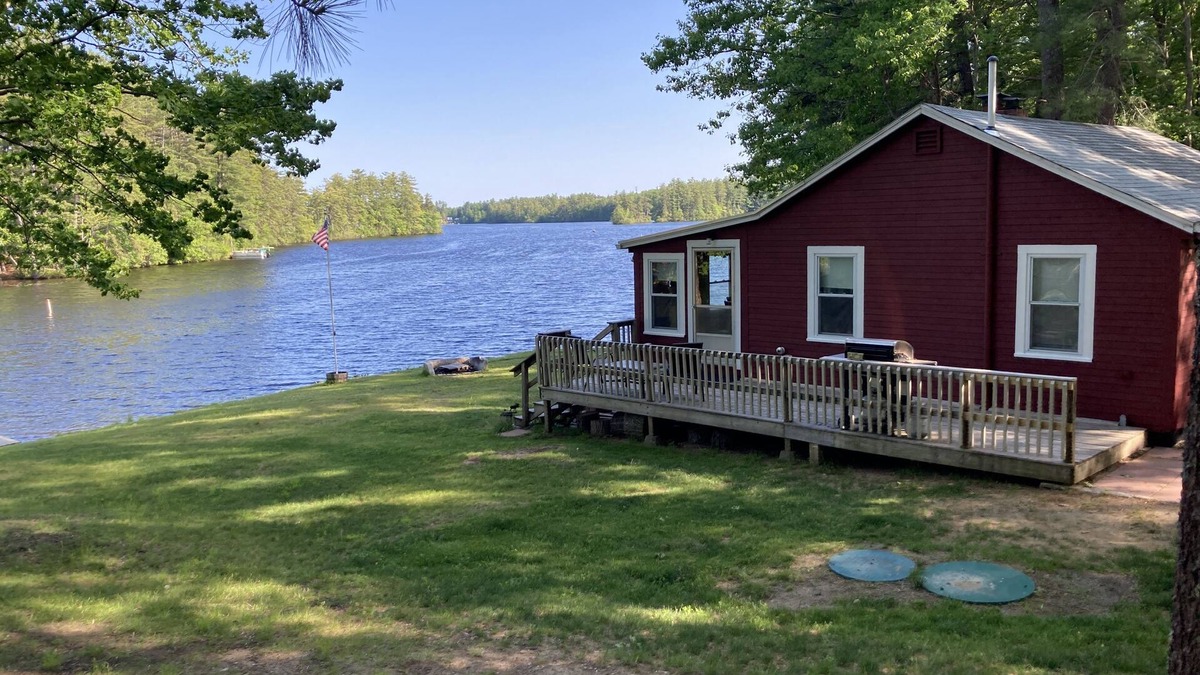 South Sanford Cabin | Waterfront cabin with 200 ft of flat waterfont