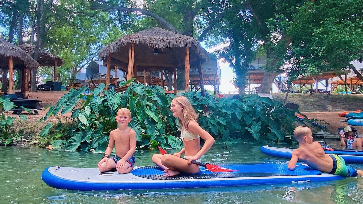 Sutherland Springs Cabin | Waterfront Cabin with Kayaking, Paddle boarding, Pool, Hot Tub & more! - RC2