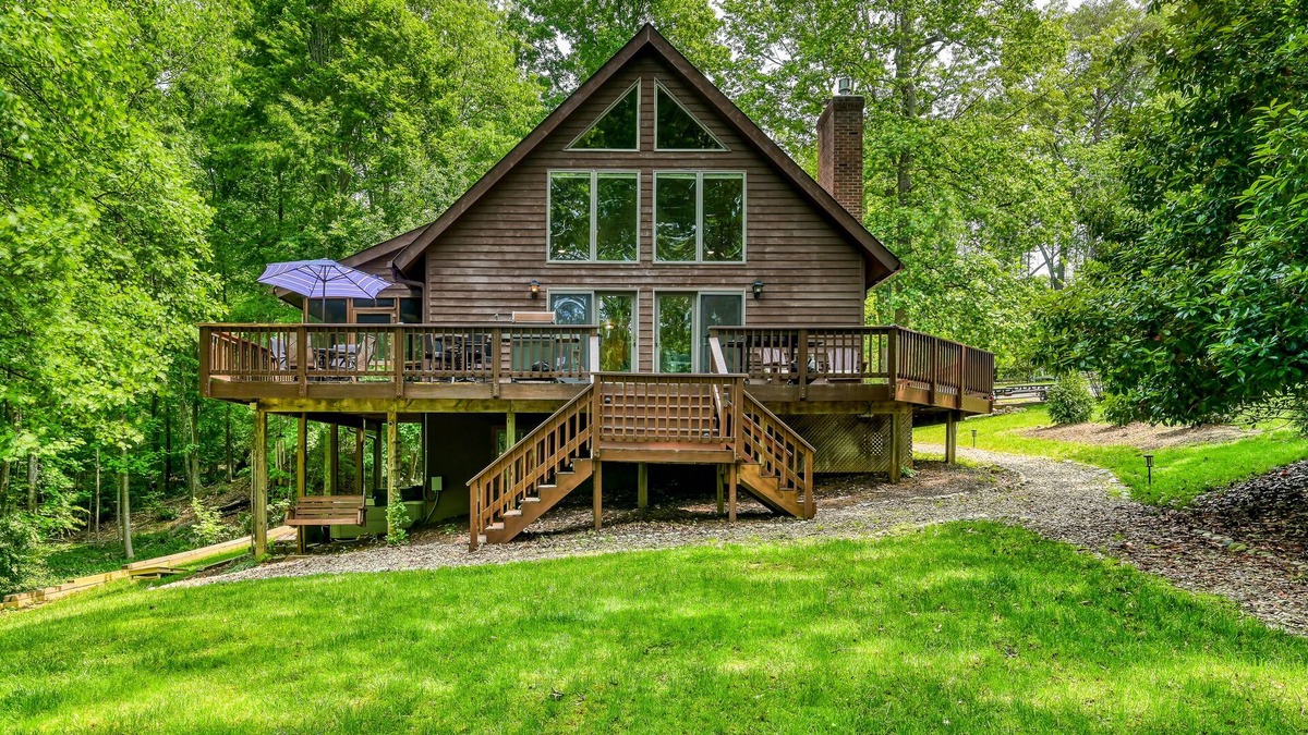 Mineral House | Waterfront cabin with private dock, hot tub, sundeck, outdoor areas, & W/D