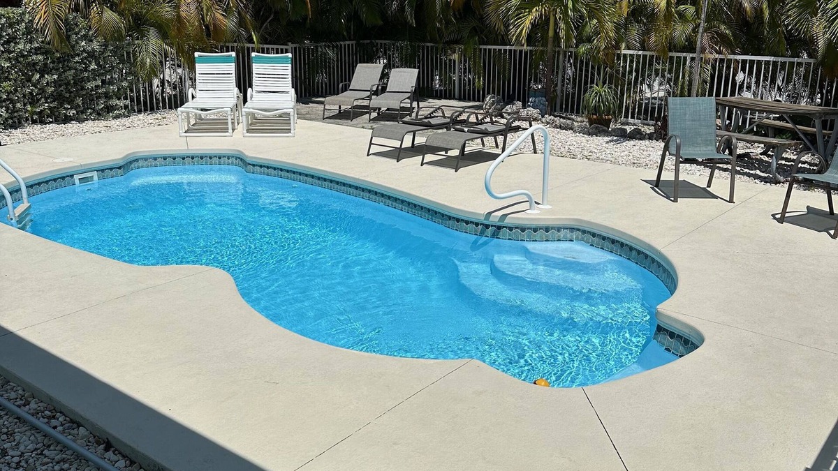 Key Colony Beach House | Waterfront Canal Priv Home. 3BD, 2BA, Pool, Kayak+Cabana Club! 70' Seawall-KCB