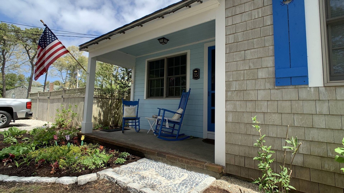 East Harwich House | Waterfront Cape Cod Cottage in private Association Beach community, sleeps 6