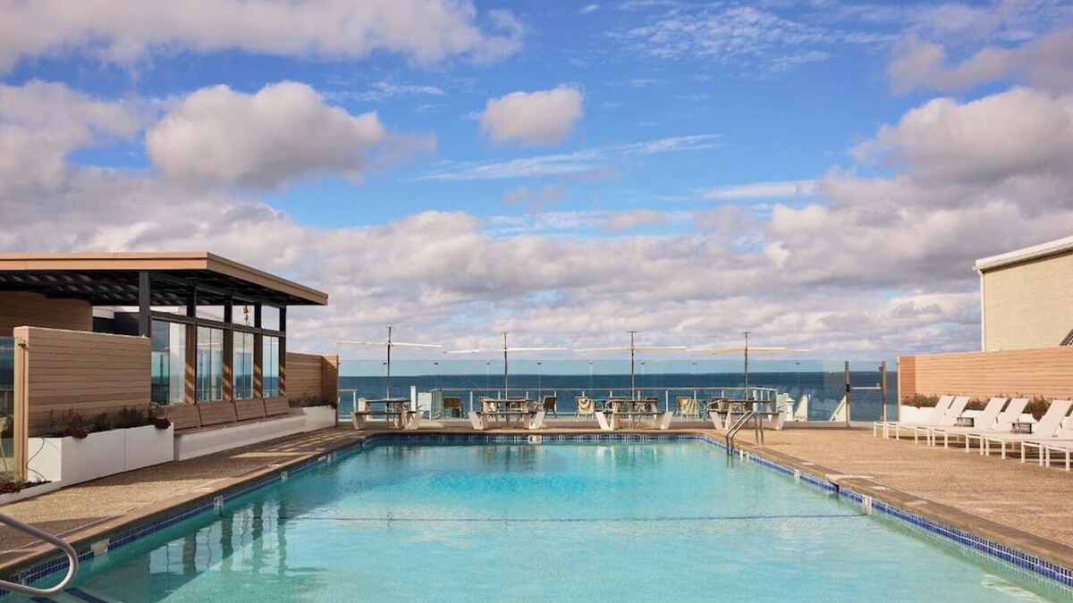 Silver Beach Hotel | Waterfront Cape Cod Escape! 3 Bedroom with Kitchen! Onsite Pool, Beach Access!