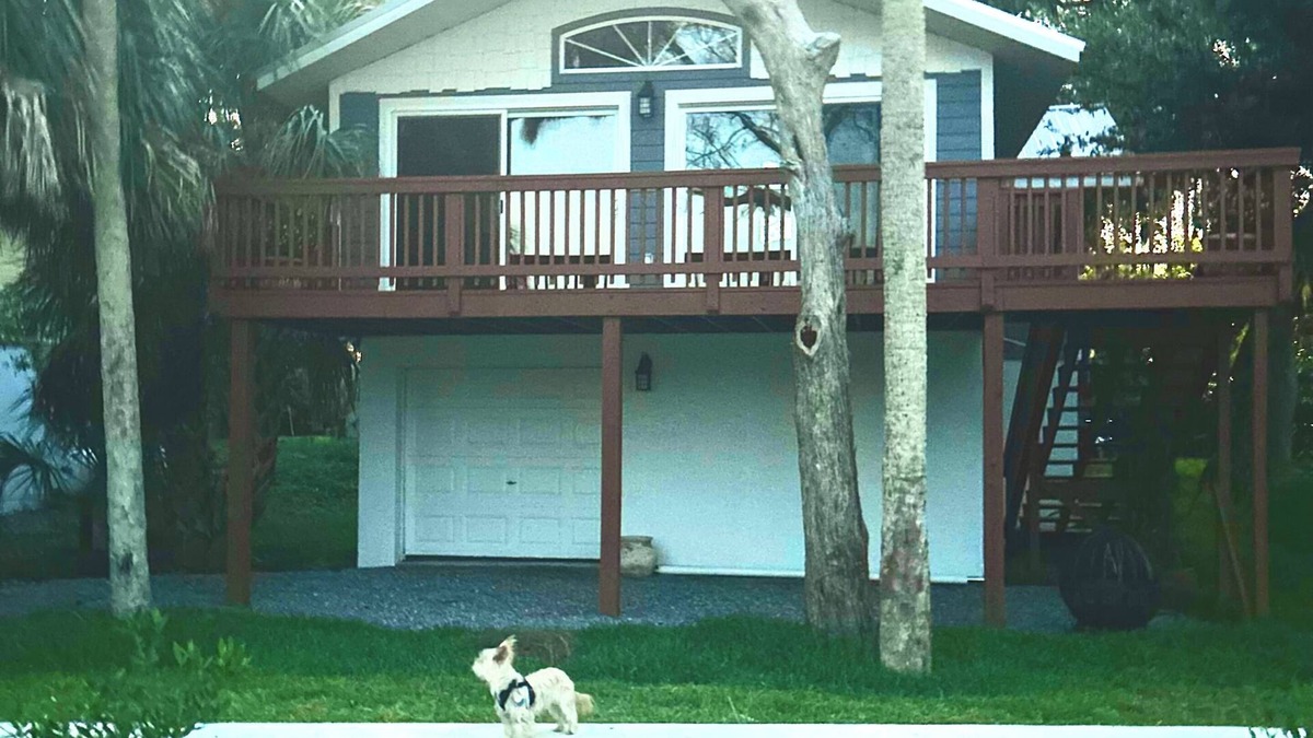 Crystal River House | WATERFRONT CATCH OF THE DAY-PRIVATE DOCK- GULF ACCESS! KAYAK-SCALLOP-FISH!