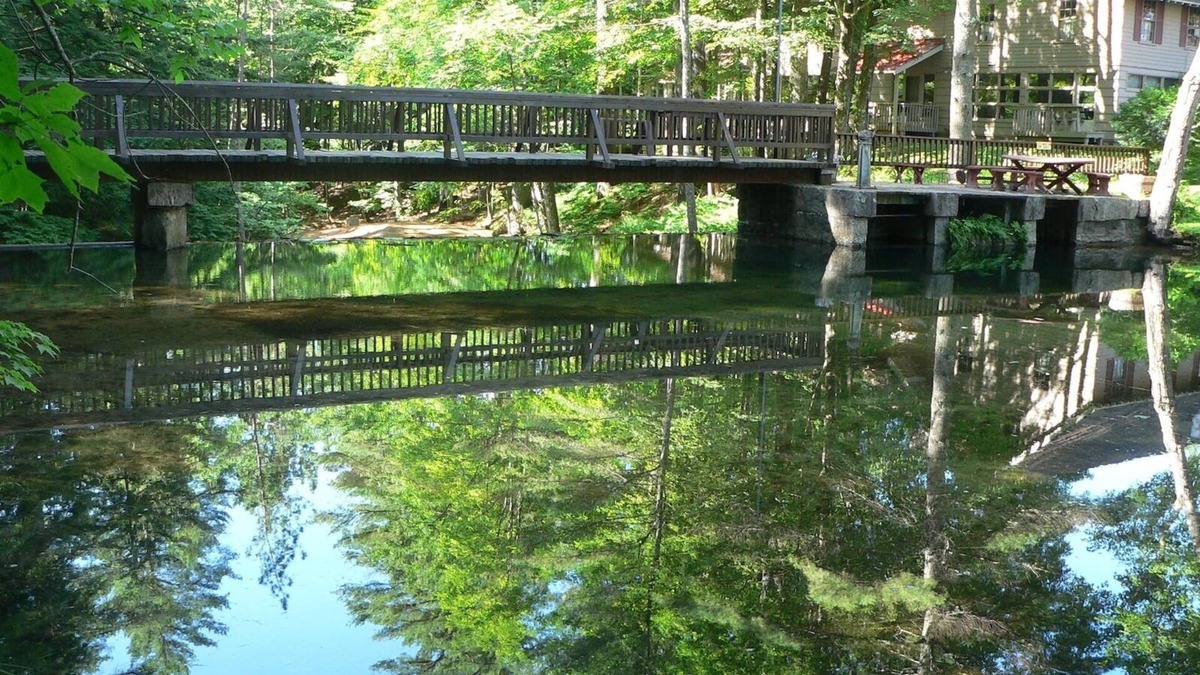 North Conway Condo | WATERFRONT, CENTRAL A/C, LUXURY, WATERFALL, WALK TO N. CONWAY