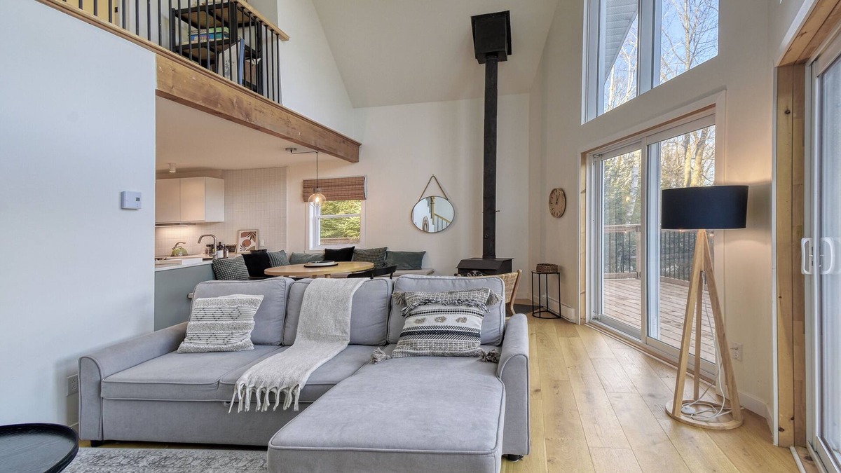 Amherst Ski Chalet | Waterfront Chalet/peaceful/nature/ski/hiking