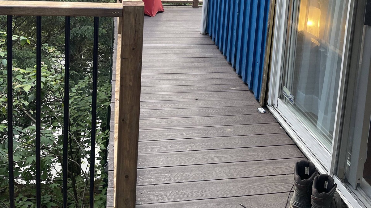 Labelle Ski Chalet | Waterfront chalet with SPA