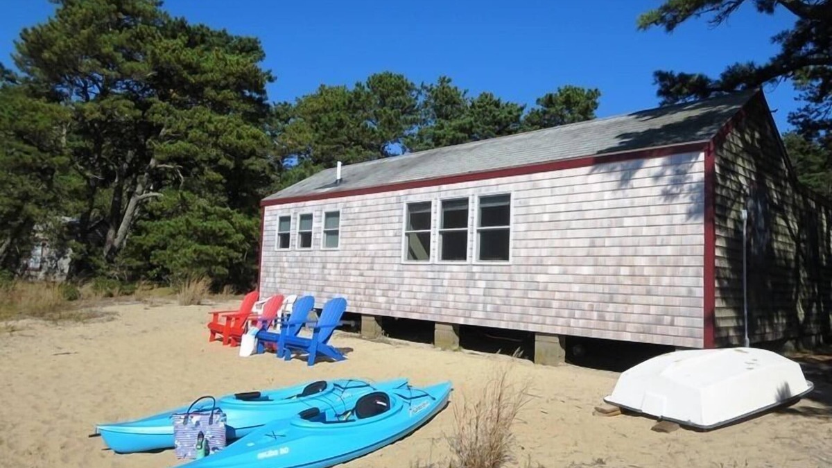 Chatham Cottage | Waterfront Chatham Retreat w/WiFi & Privacy