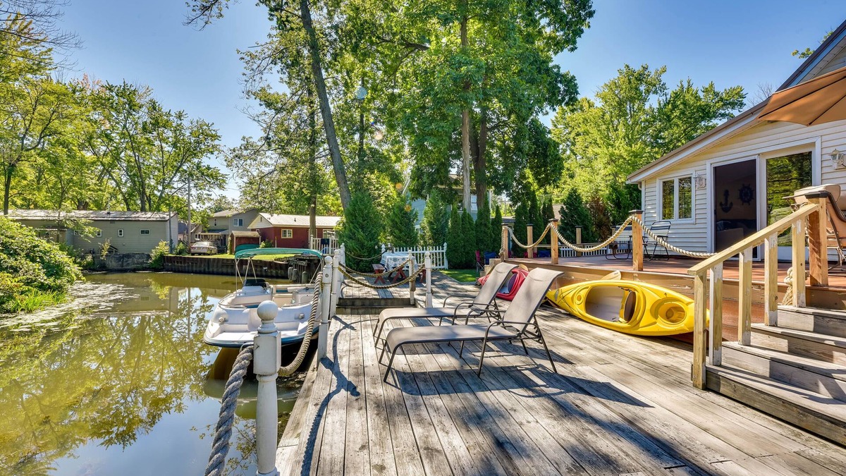 Mayville Cottage | Waterfront Chautauqua Lake Retreat: Dock, Kayaks!