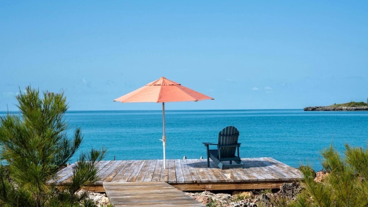 Governor's Harbour Cottage | Waterfront Cottage. Perfect Sunset and Swimming