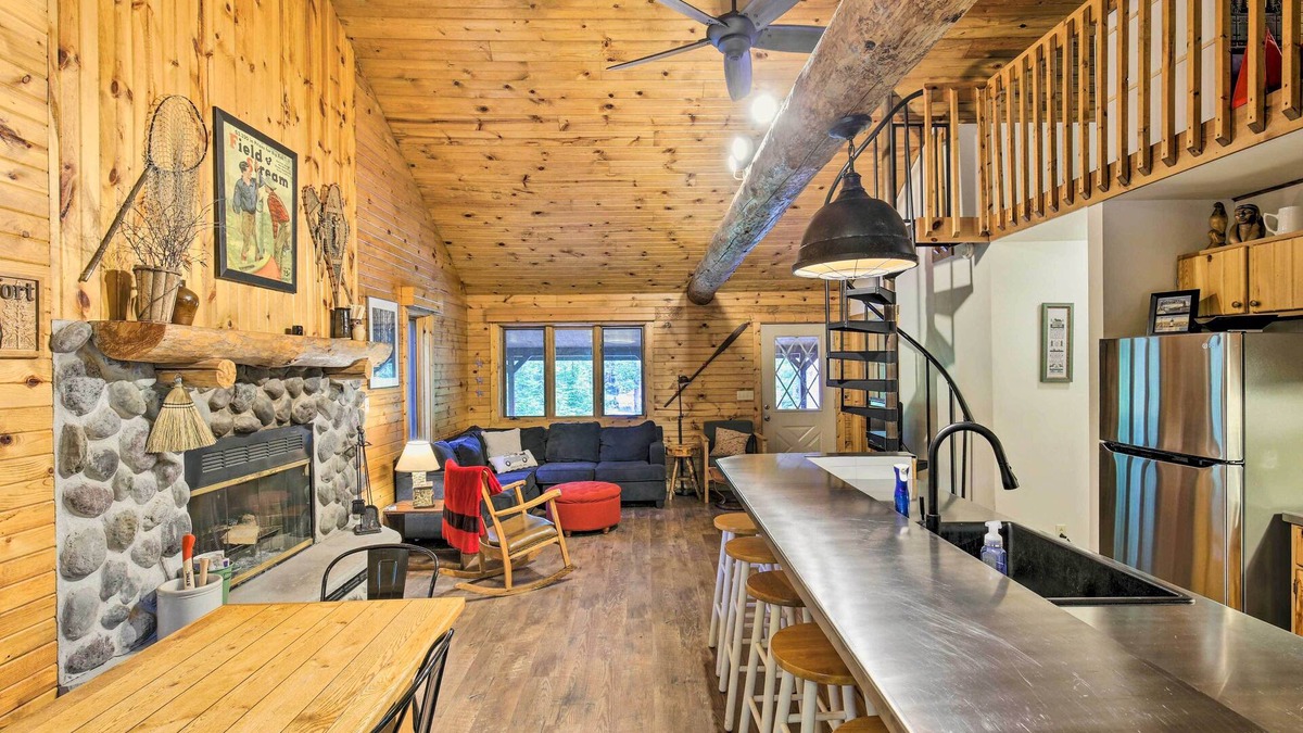 Manitowish Waters Cottage | Waterfront Cottage w/Dock on Papoose Lake!