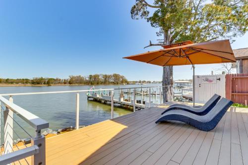 Colonial Beach Apartment | Waterfront Colonial Beach Studio with Boat Dock!