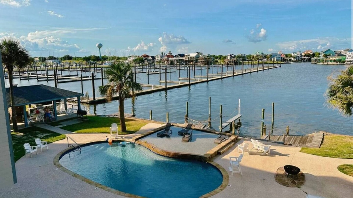Port Arthur Apartment | Waterfront Comfy Condo
