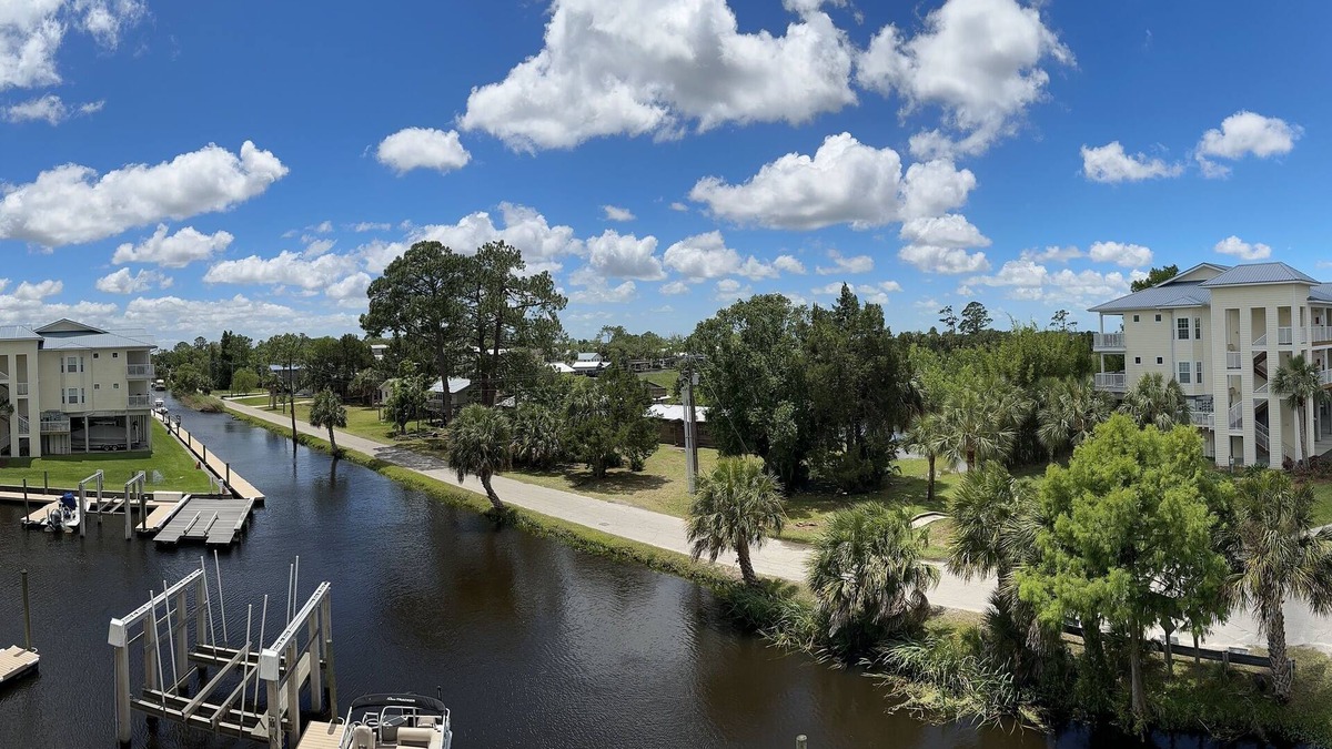 Suwannee Condo | Waterfront Condo in Suwannee, Florida with private dedicated boat slip