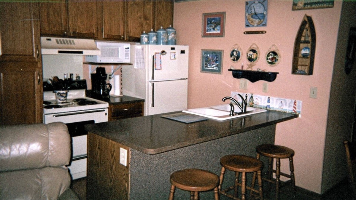 Port Clinton Condo | Waterfront Condo located on the shores of Lake Erie in Port Clinton, Ohio.