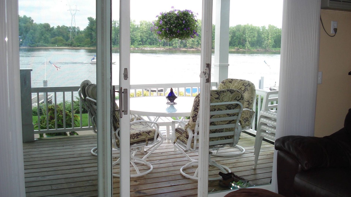 Wabasha Condo | Waterfront Condo steps from the Mississippi River