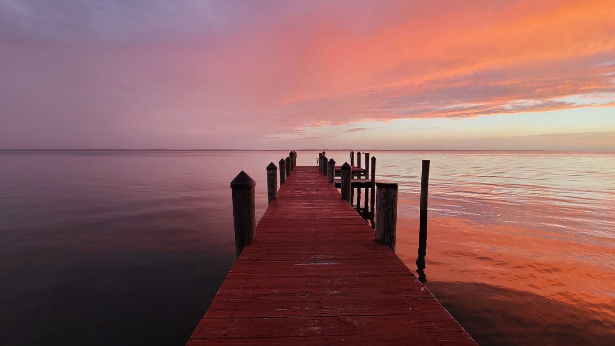 Issue Cottage | Waterfront Cottage w/Private Pier & Beach ~ Lil' Paradise On The Potomac