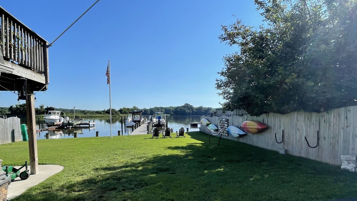 Fort Howard Cottage | Waterfront cottage on the Chesapeake Bay located 5 minutes from two state parks.