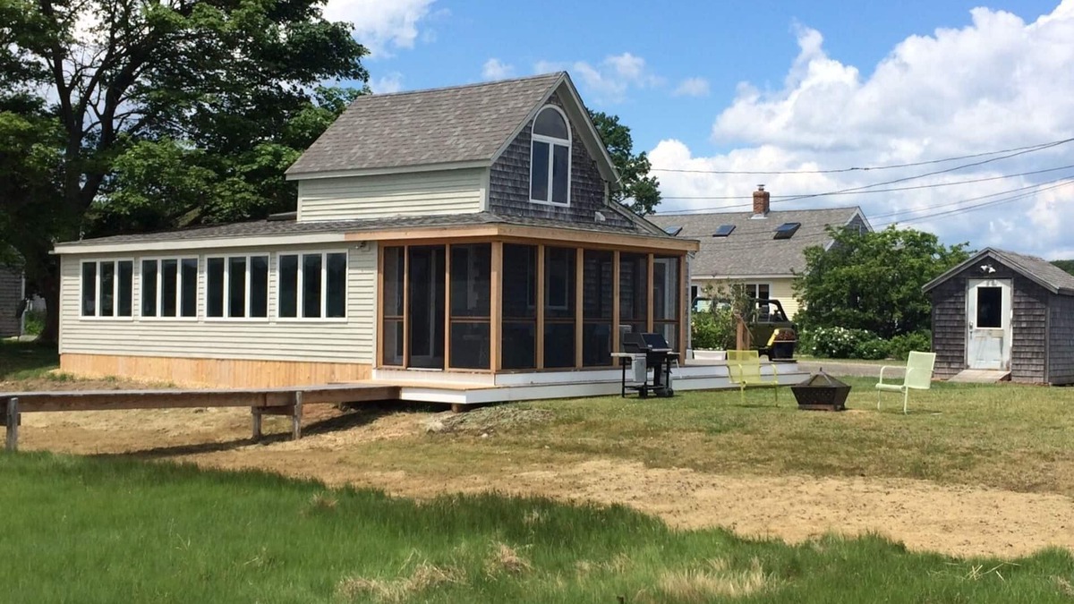 Newbury House | Waterfront Cottage has Private Dock On Parker River, Newbury, [near Plum Island]