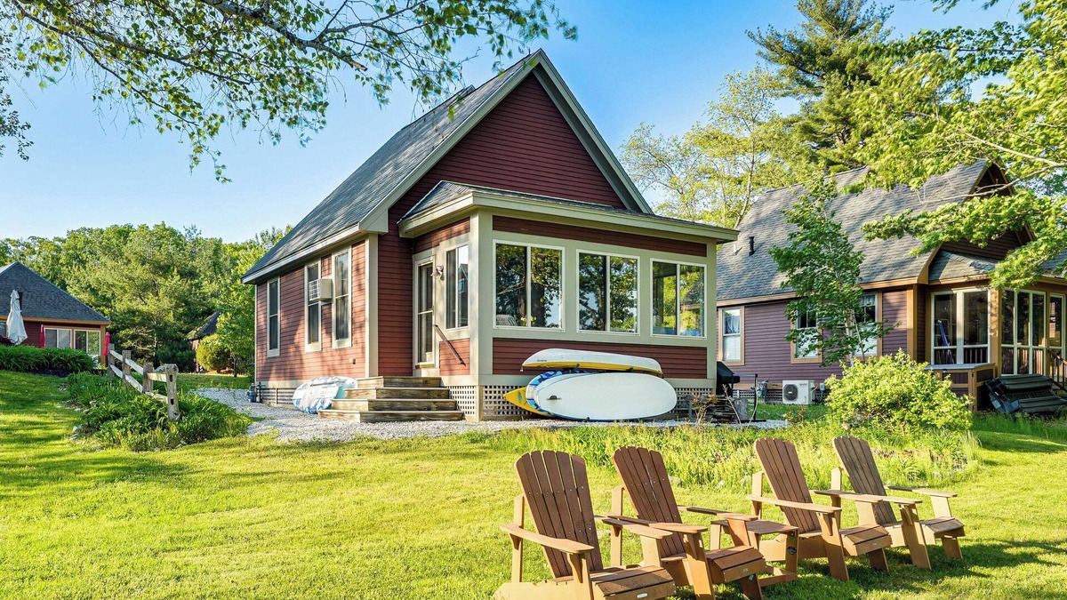 Summer Village Cottage | Waterfront Cottage in Summer Village w/Grill