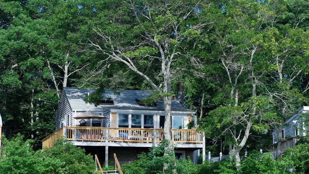 Ponds of Plymouth House | Waterfront Cottage on Private Lake with Dock