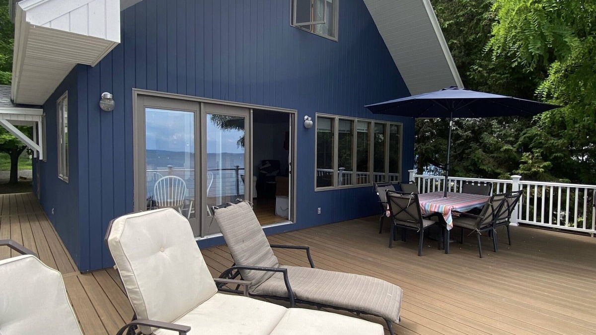 Henderson Cottage | Waterfront Cottage On Beautiful Whites Bay