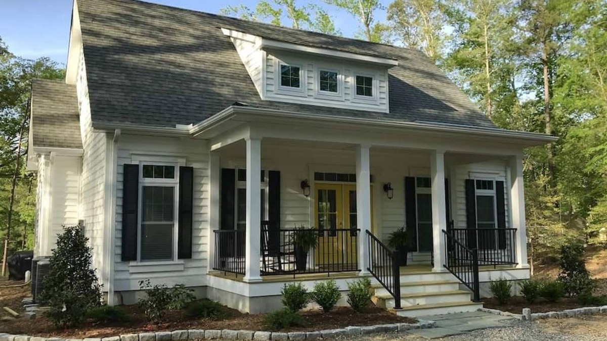Weems Cottage | WATERFRONT COTTAGE, Only 5 years old, Located on Beautiful Taylor Creek