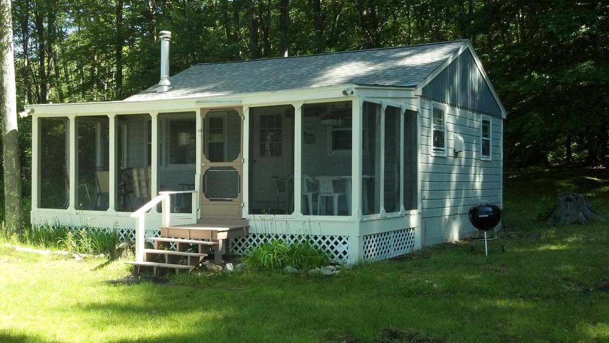 Barrington Cottage | Waterfront Cottage, Quiet and Secluded, on Swains Lake