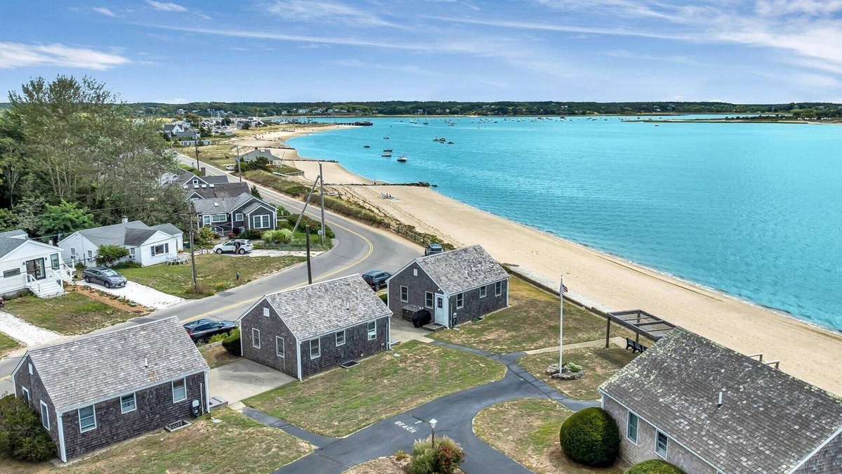 Wellfleet Cottage | Waterfront Cottage Steps to Private Beach! (2052)