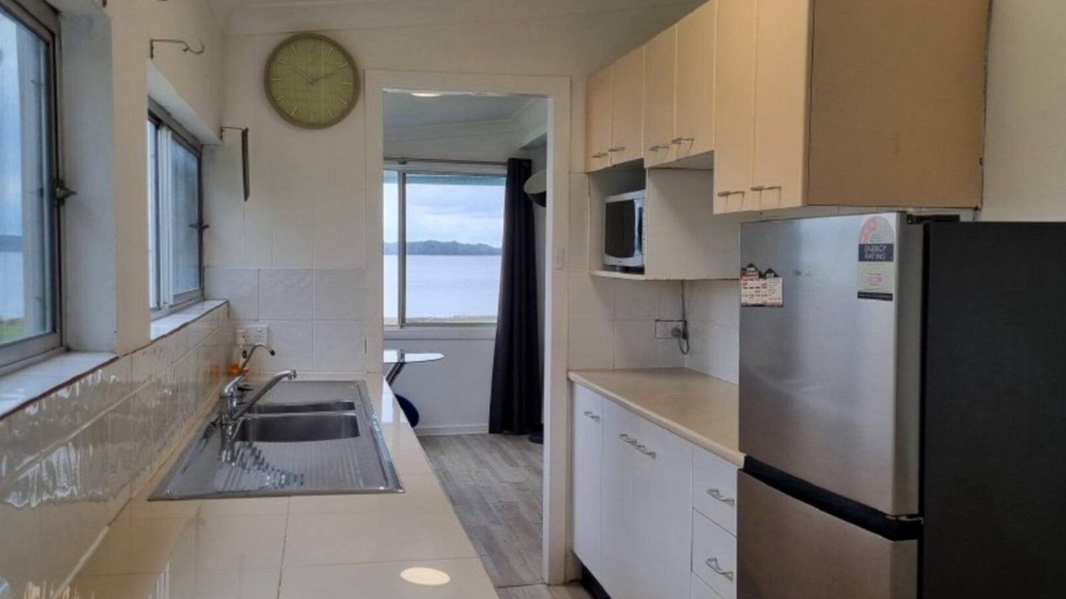 Swan Bay House | Waterfront Cottage, TOP NOTCH