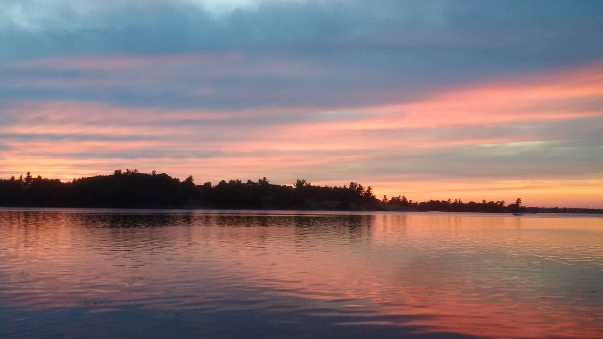 Hammond Cottage | Waterfront Cottage with Dock Great Fishing and Glorious Sunsets - Sleeps 5