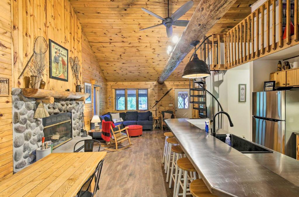 Manitowish Waters House | Waterfront Cottage with Dock on Papoose Lake!