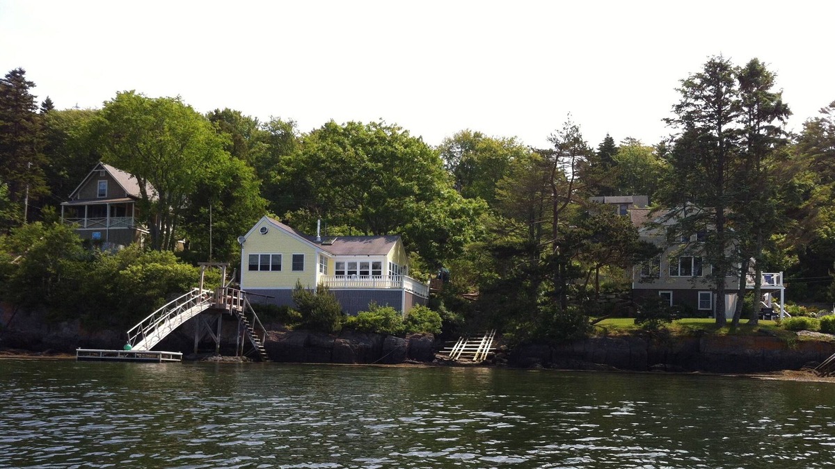 Georgetown Cottage | Waterfront Cottage with Dock