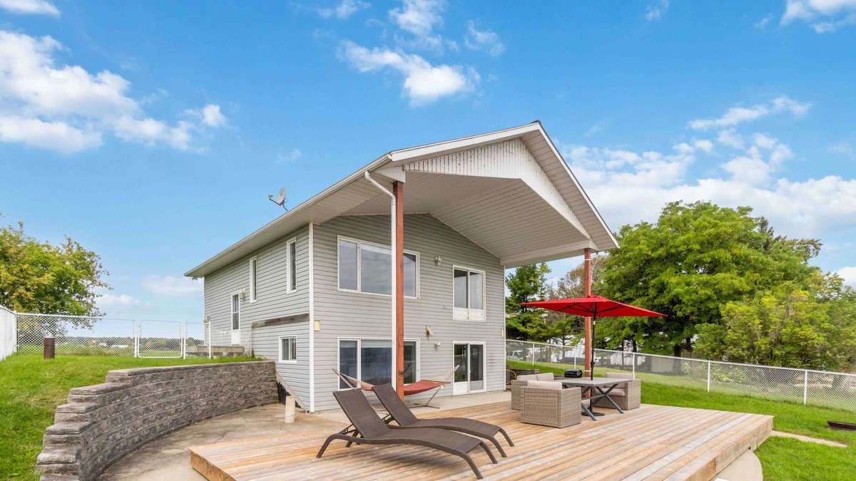 Edwardsburgh/Cardinal House | Waterfront Cottage with Private Dock | Tuttle Point House on St. Lawrence River