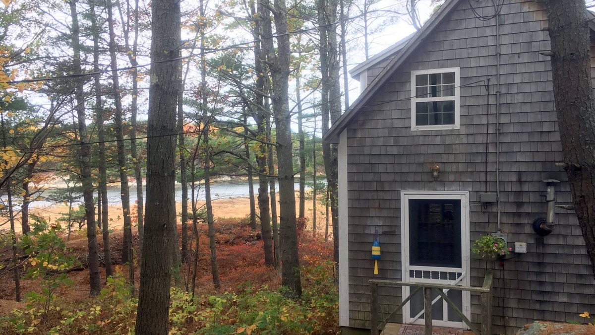 Arrowsic Cottage | Waterfront Cottage with Screened Porch surrounded by conservation land