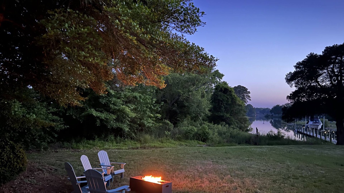 Reedville House | Waterfront! - Cozy "Captain's Cottage" with hot tub!