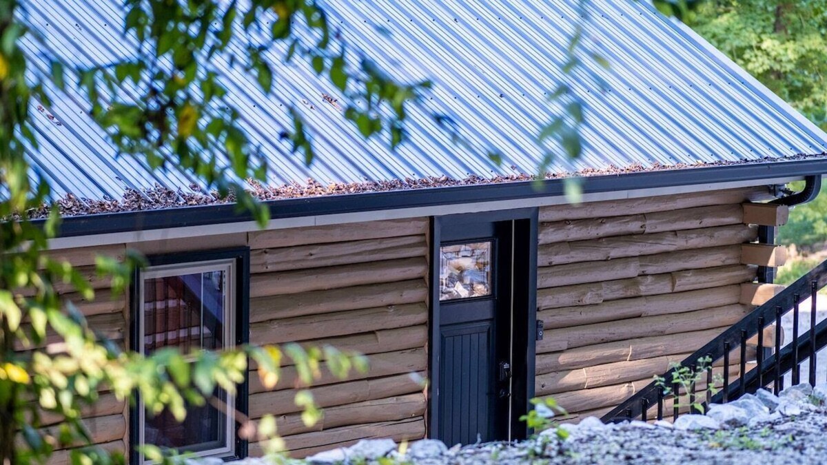 Westview Cabin | Waterfront Cozy Log Cabin on Rough River Lake