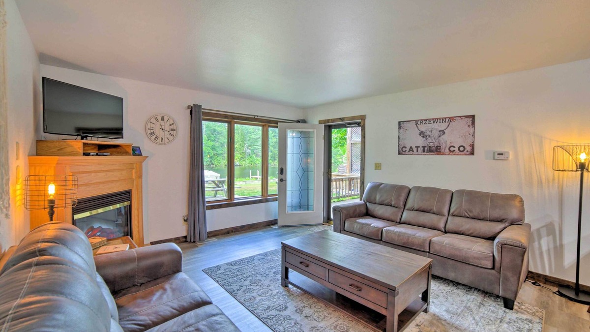 Goodman Condo | Waterfront Crivitz Property w/Lake Access!