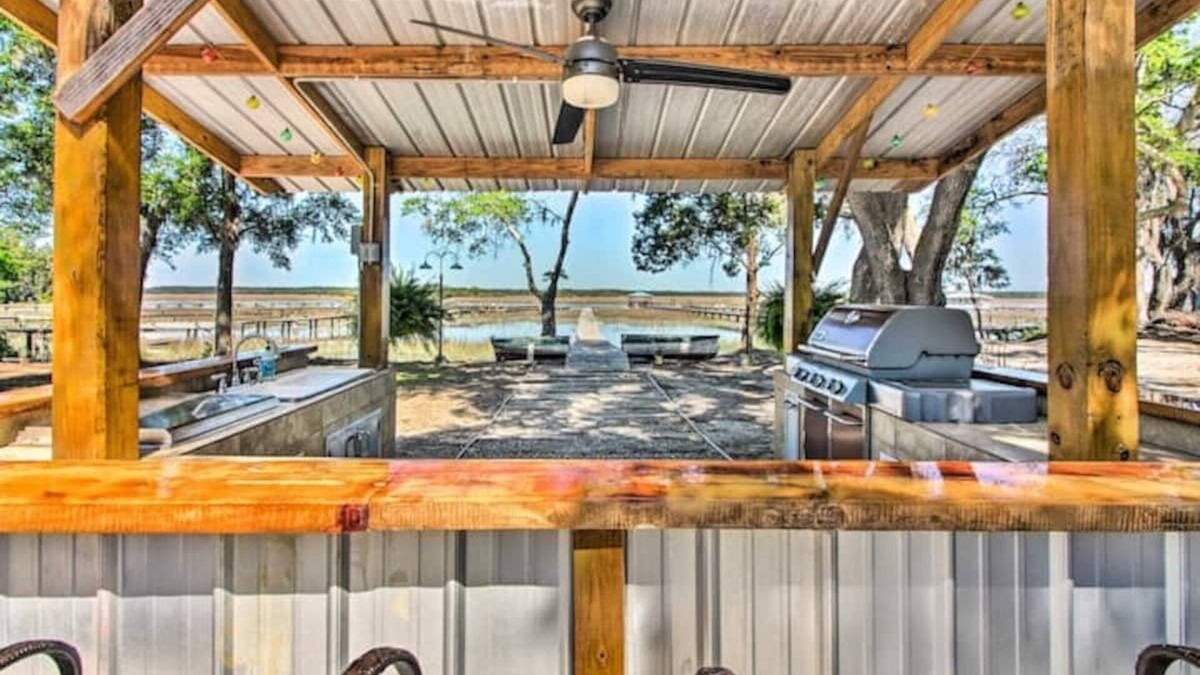 Midway Cottage | Waterfront Date Night! Near Savannah!
