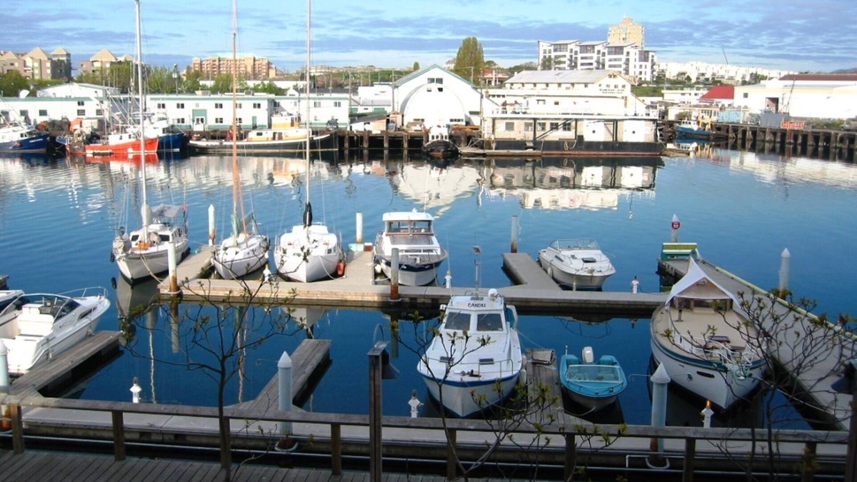 Downtown Victoria Condo | WATERFRONT DNTN LUX , WEST BALCONY, A/C, KING BDRM, FAB VIEWS - 90 day minimum