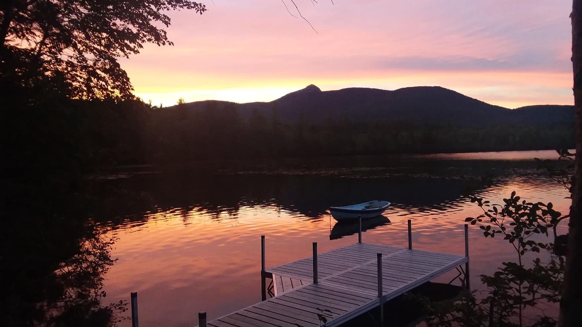 Chocorua House | Waterfront Duplex on Chocorua Lake w Kayaks, Fire Pit & Hot Tub - Must Visit!