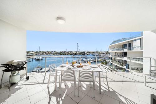 Minyama Apartment | Waterfront Elegance with Pool & Jetty Access