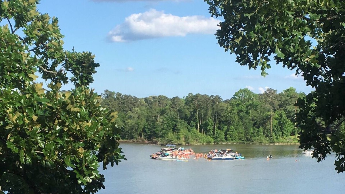 Riverside Cabin | WATERFRONT! Enjoy the views of the North end of Lake livingston @ Bethy Creek