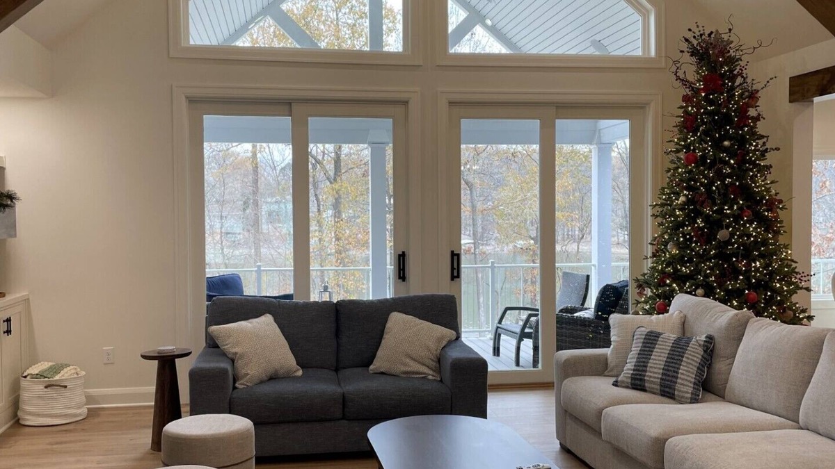 Eddyville House | Waterfront escape on Lake Barkley with a gentle slope and private dock.