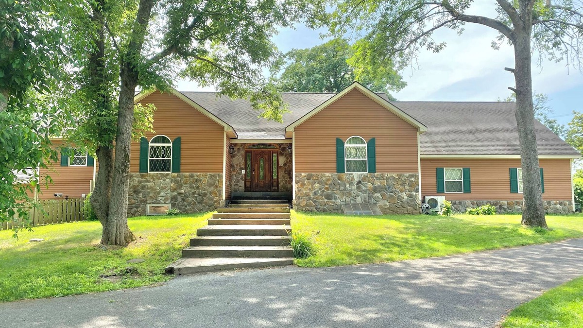 Queensbury House | Waterfront Escape