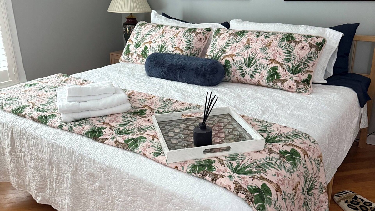 Phoenix House | WATERFRONT ESCAPE, WALKABLE VILLAGE, MINUTES TO SYRACUSE UNIVERSITY