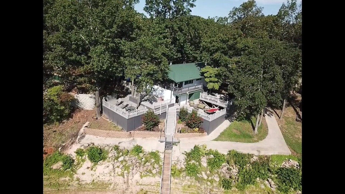 Hoyt House | Waterfront Eufaula Lake house in Hidden Paradise with dock and slip