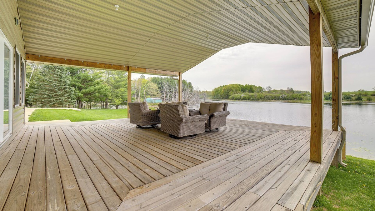 Evart Cottage | Waterfront Evart Getaway w/Fire Pit on 82 Acres!