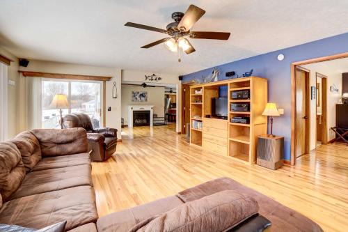 Paris House | Waterfront Evart House on Chippewa Lake Channel