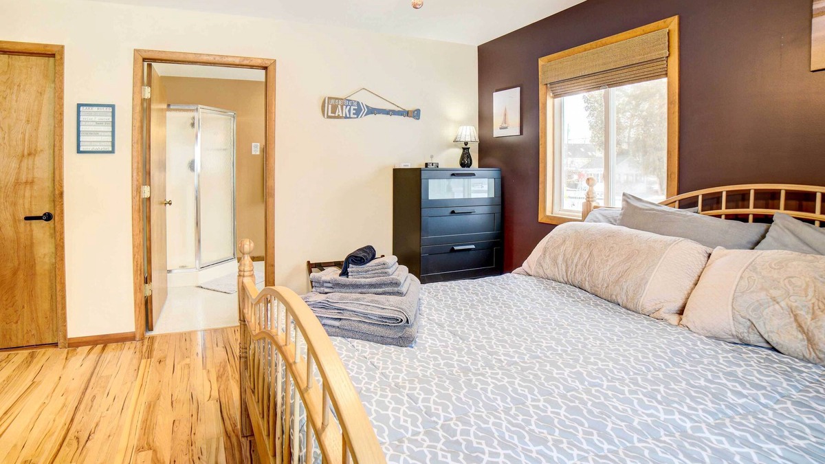 Paris Cottage | Waterfront Evart House on Chippewa Lake Channel